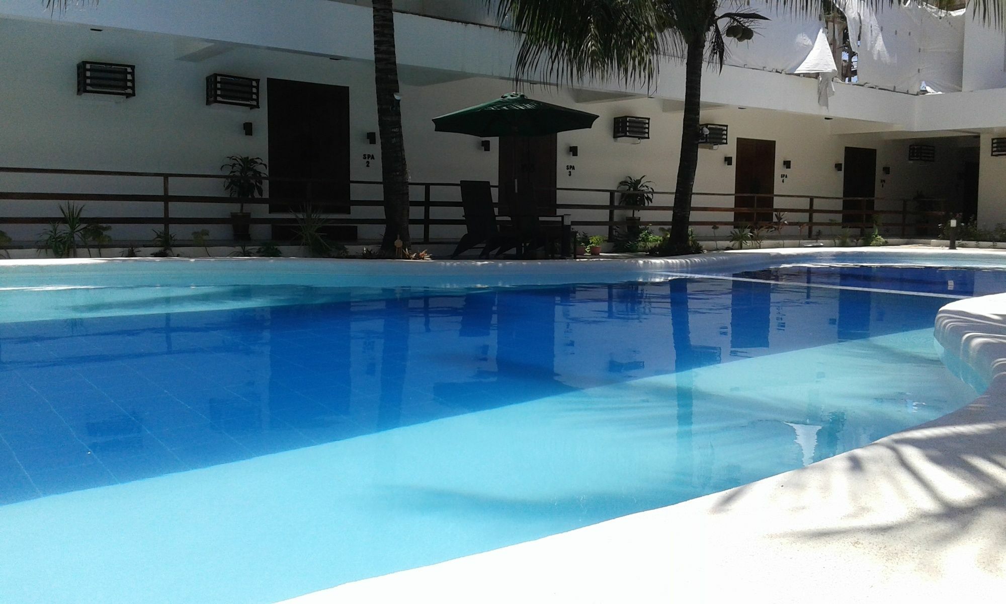 Feliness Resort Manoc-Manoc Екстер'єр фото
